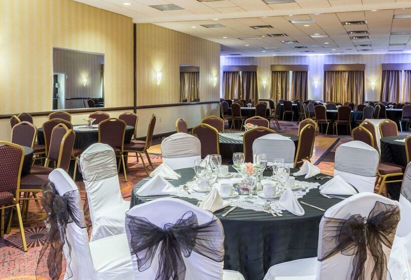 Clarion Hotel Somerset   New Brunswick