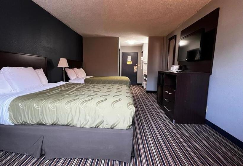 בית מלון כפרי Colby Inn And Suites