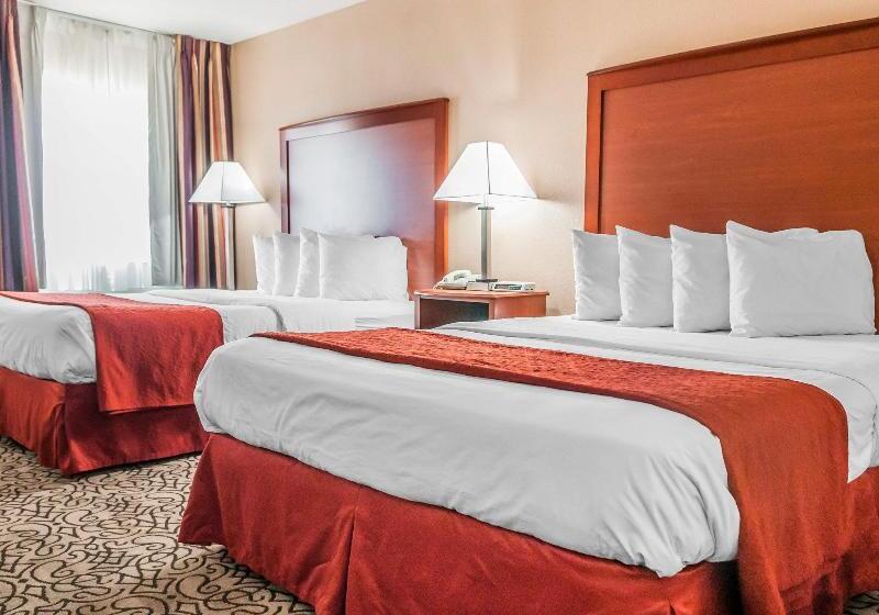 فندق Comfort Inn & Suites Pueblo