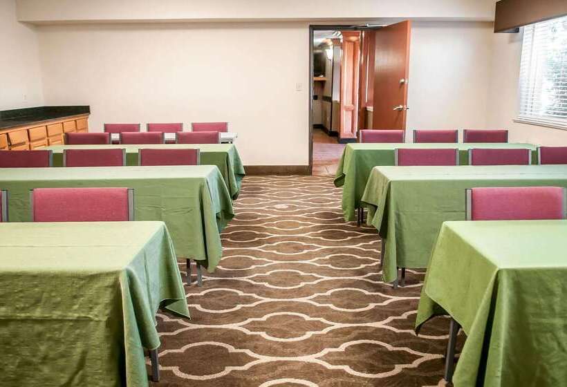 호텔 Comfort Suites North Albuquerque Balloon Fiesta Park