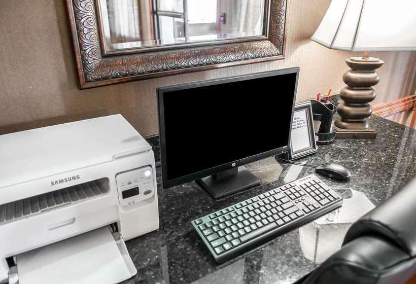 호텔 Comfort Suites North Albuquerque Balloon Fiesta Park