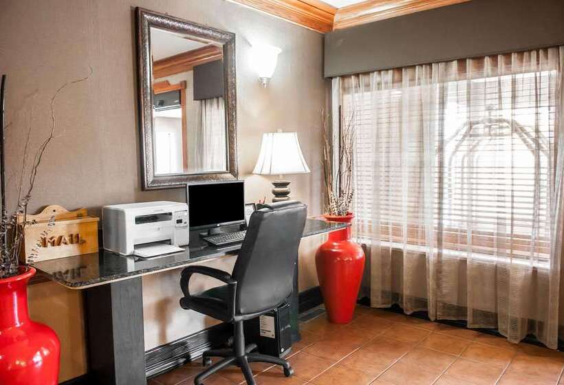 호텔 Comfort Suites North Albuquerque Balloon Fiesta Park