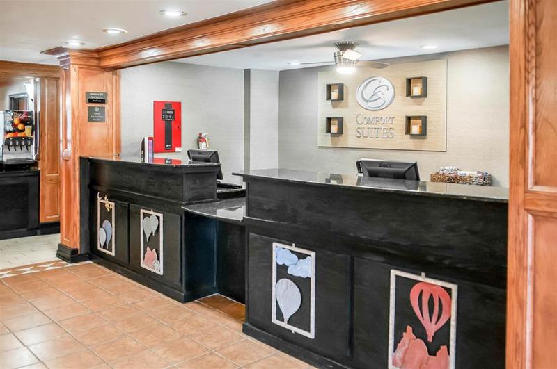 호텔 Comfort Suites North Albuquerque Balloon Fiesta Park