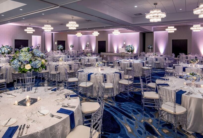 ホテル Crowne Plaza Boston Woburn, An Ihg