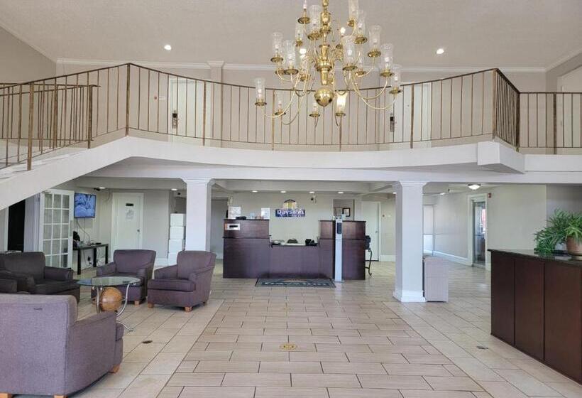 هتل Days Inn By Wyndham Dothan