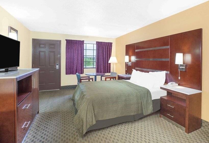 هتل Days Inn By Wyndham Fayetteville