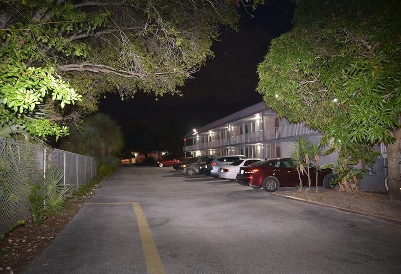 فندق Days Inn By Wyndham Stuart