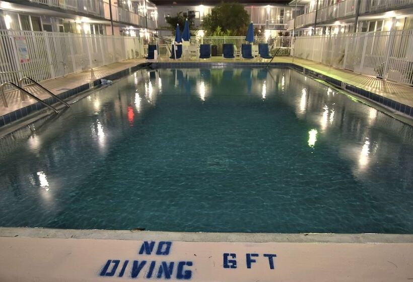 فندق Days Inn By Wyndham Stuart