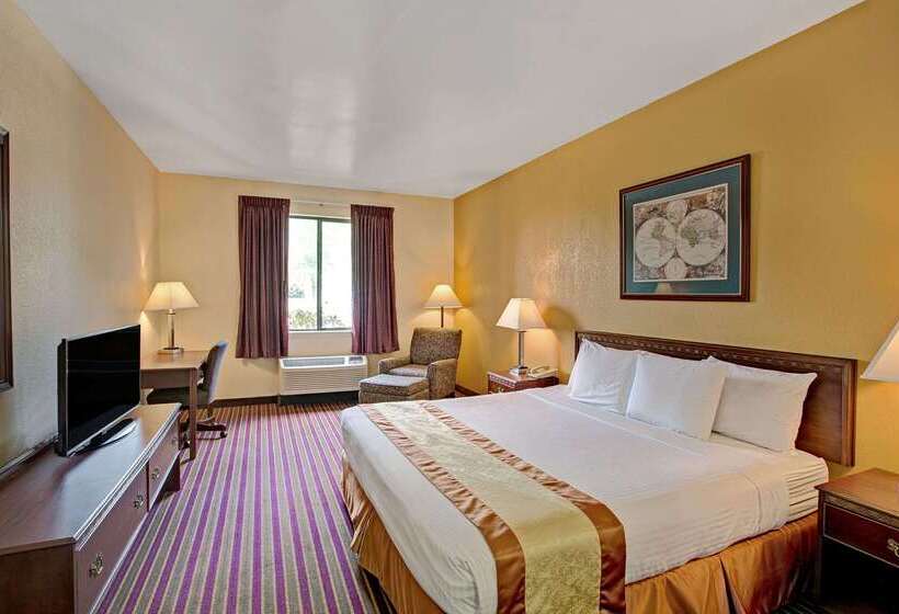 هتل Days Inn & Suites By Wyndham Hickory