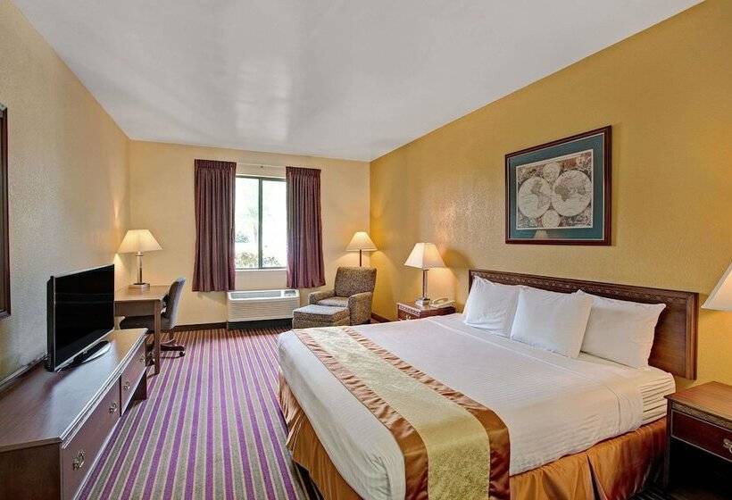 هتل Days Inn & Suites By Wyndham Hickory