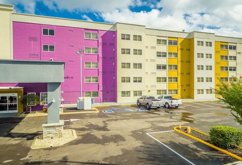 District 3 Hotel, Ascend Hotel Collection