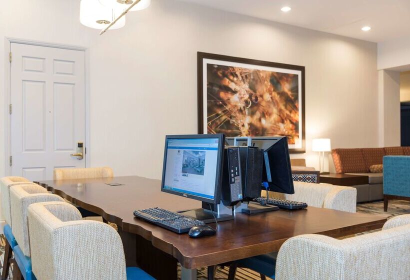 فندق Doubletree By Hilton Pleasant Prairie Kenosha