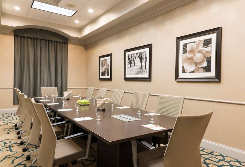 فندق Doubletree By Hilton Pleasant Prairie Kenosha