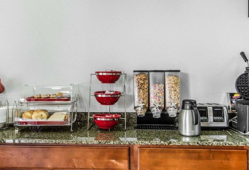 فندق Econo Lodge Inn & Suites Enterprise