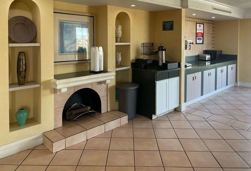 فندق Econo Lodge