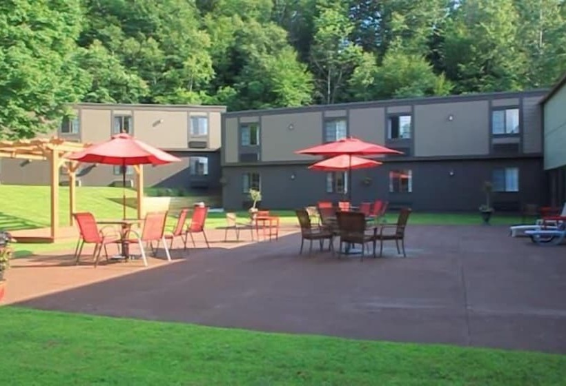 هتل Fireside Inn & Suites West Lebanon