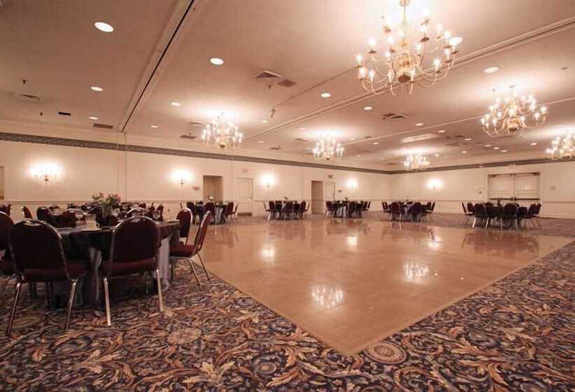 هتل Fireside Inn & Suites West Lebanon