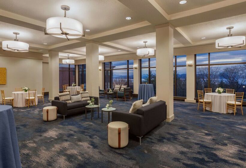 هتل Champlain Burlington, Curio Collection By Hilton