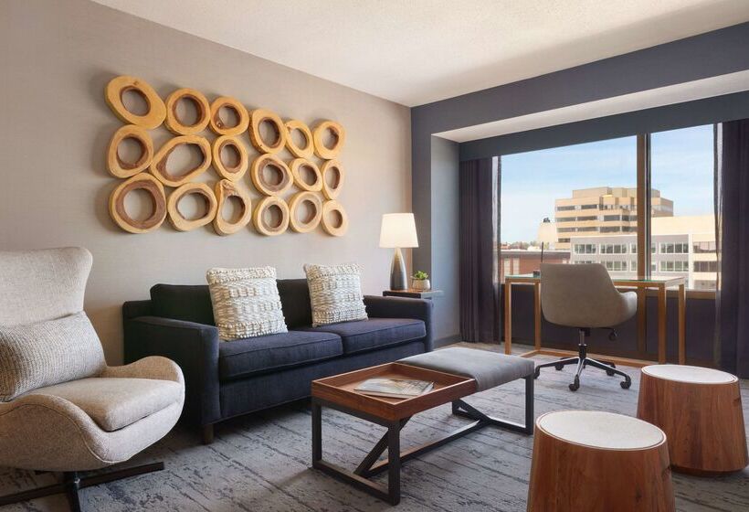 هتل Champlain Burlington, Curio Collection By Hilton