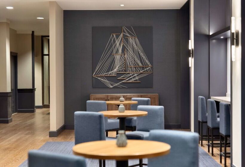 هتل Champlain Burlington, Curio Collection By Hilton