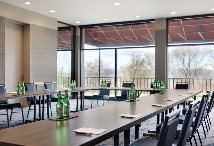 هتل Champlain Burlington, Curio Collection By Hilton