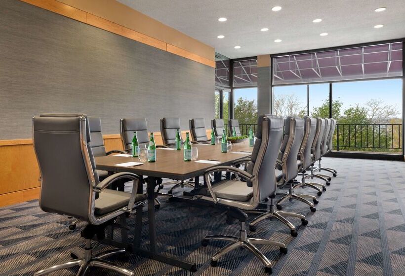 هتل Champlain Burlington, Curio Collection By Hilton