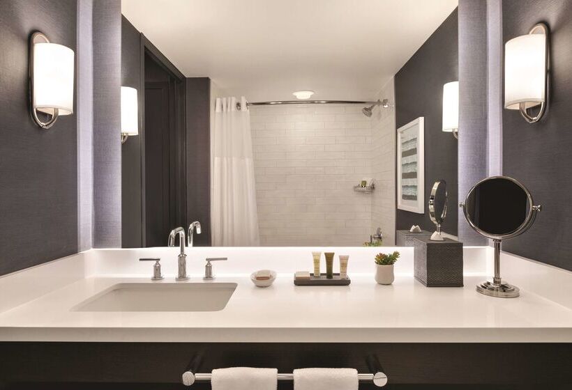 هتل Champlain Burlington, Curio Collection By Hilton