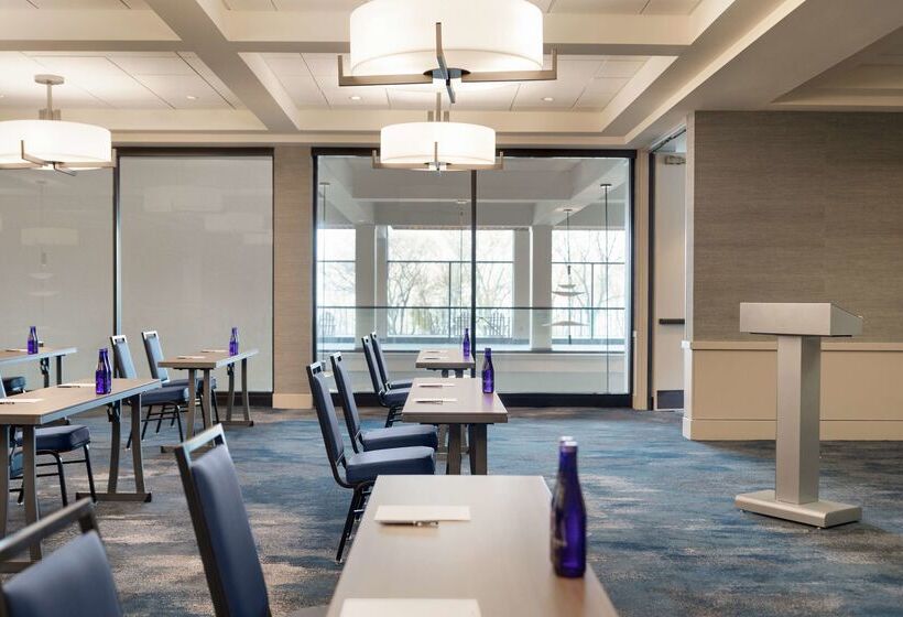 هتل Champlain Burlington, Curio Collection By Hilton