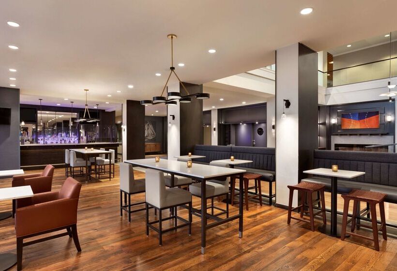 هتل Champlain Burlington, Curio Collection By Hilton