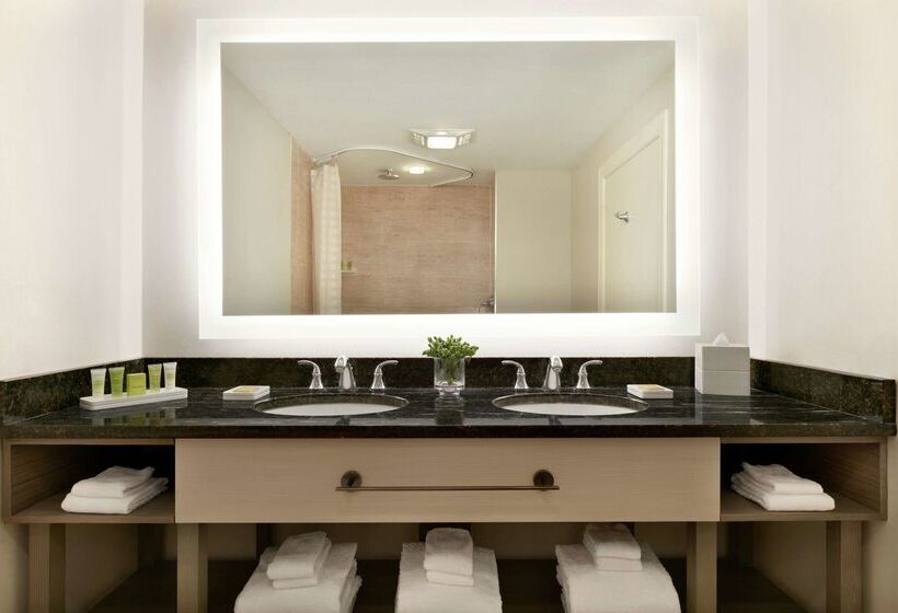 هتل Hilton Ocean City Oceanfront Suites