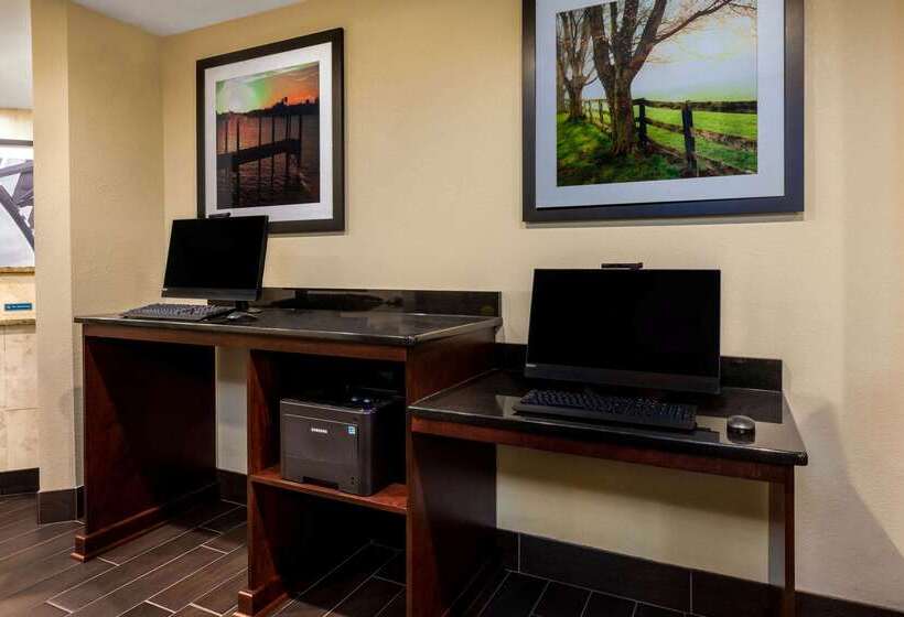 酒店 La Quinta Inn By Wyndham Sandusky Near Cedar Point