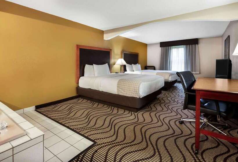 酒店 La Quinta Inn By Wyndham Sandusky Near Cedar Point