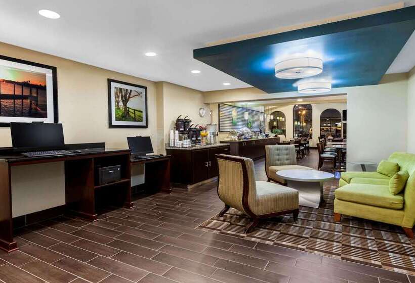酒店 La Quinta Inn By Wyndham Sandusky Near Cedar Point