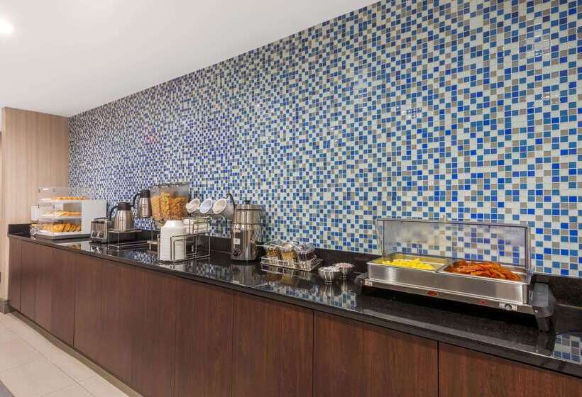 호텔 La Quinta By Wyndham Aberdeen Apg