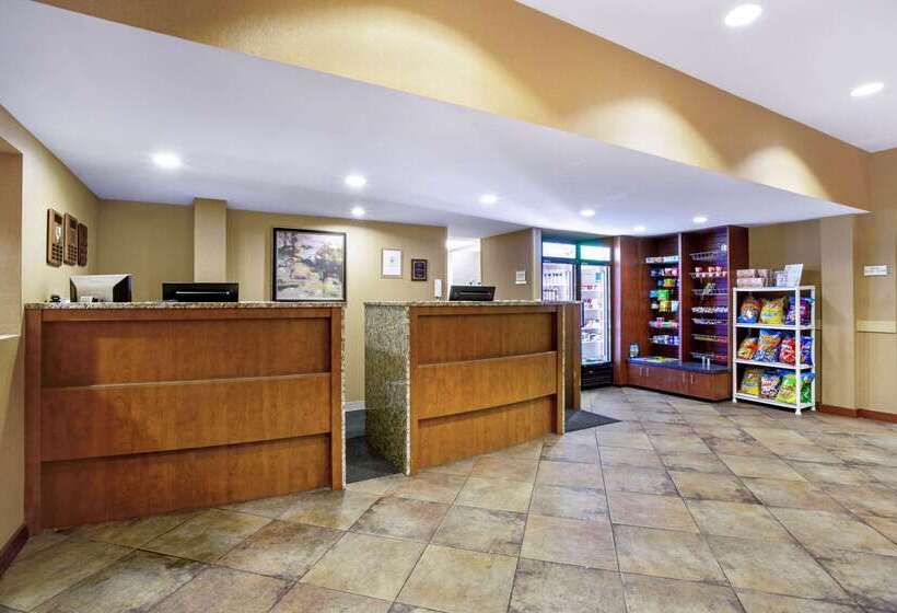 هتل Hampton Inn Manchester Downtown