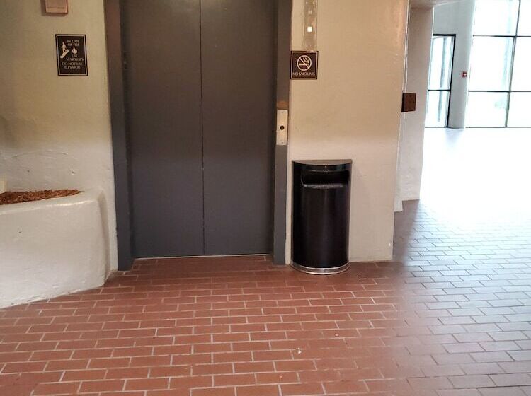 فندق Pine Lake Resort And Banquets