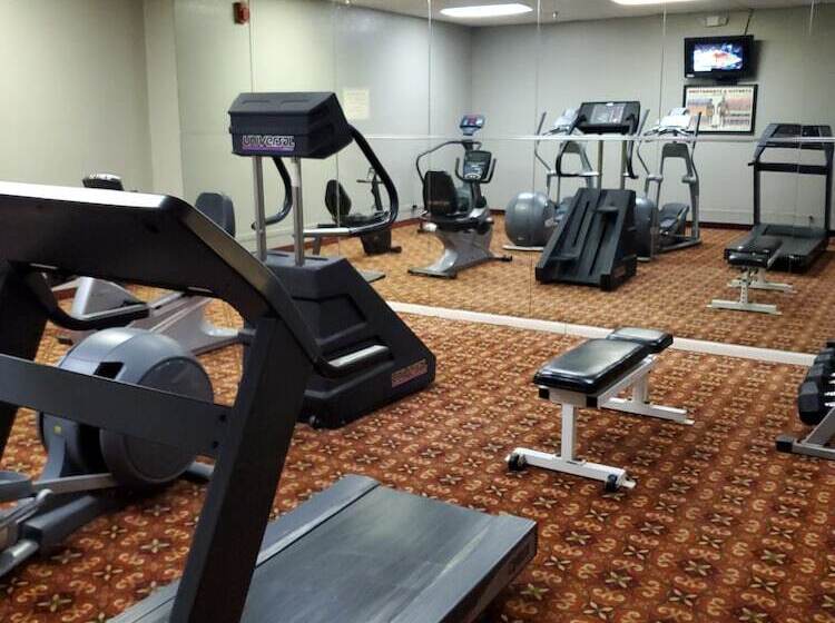 فندق Pine Lake Resort And Banquets