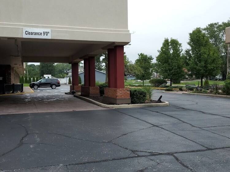 فندق Pine Lake Resort And Banquets