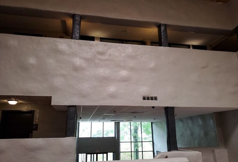فندق Pine Lake Resort And Banquets