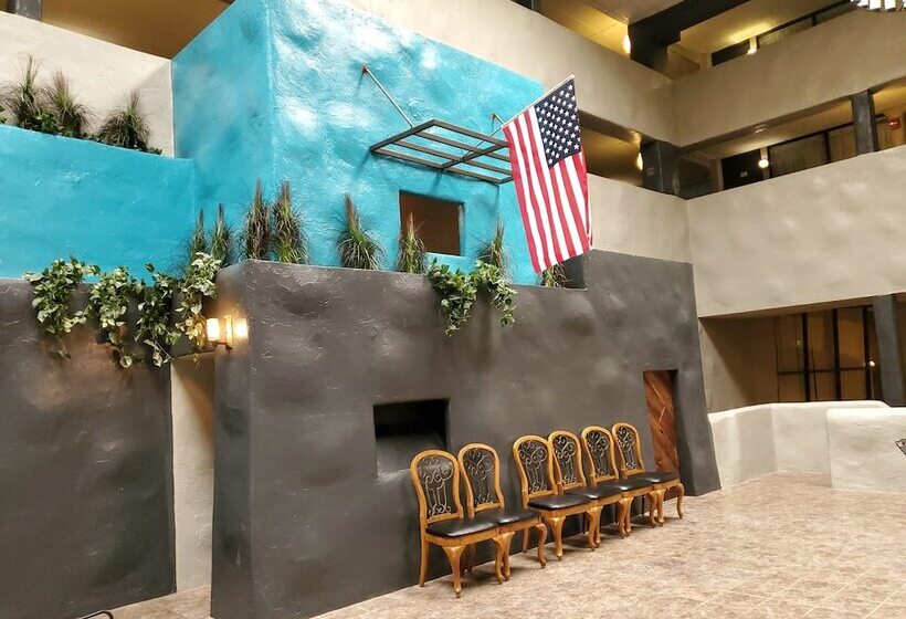 فندق Pine Lake Resort And Banquets