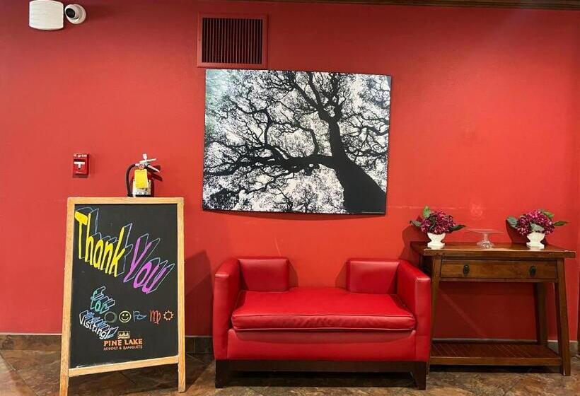 فندق Pine Lake Resort And Banquets