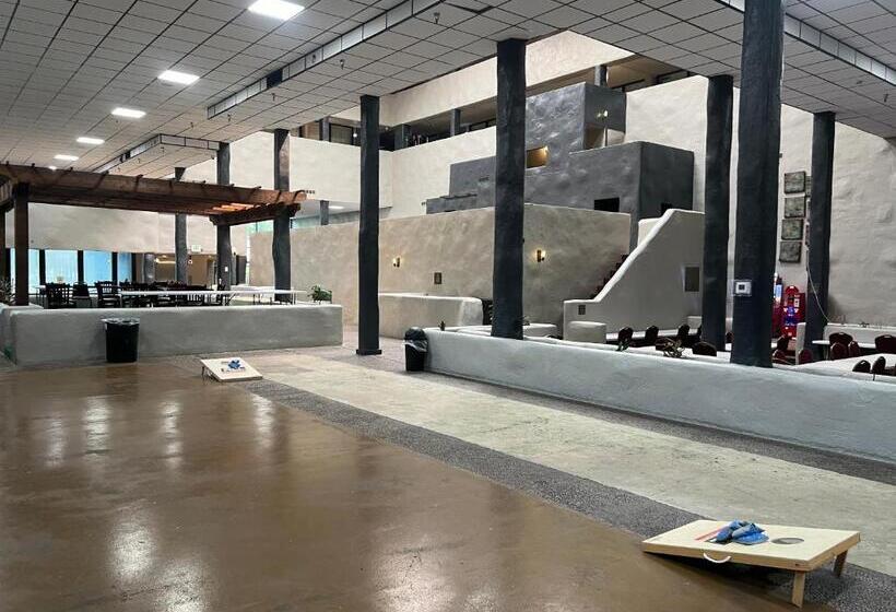 فندق Pine Lake Resort And Banquets