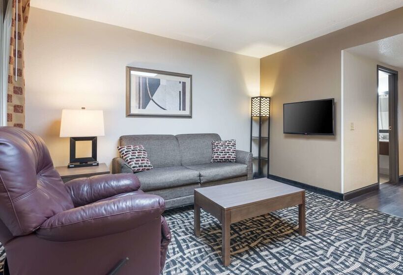 هتل Quality Inn & Suites Mayo Clinic Area