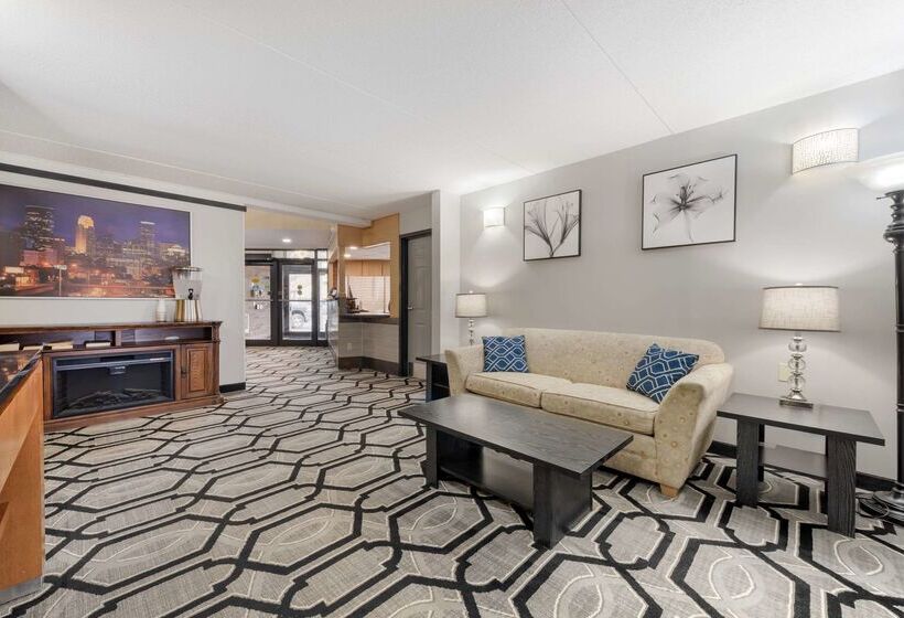 酒店 Quality Inn & Suites Mayo Clinic Area