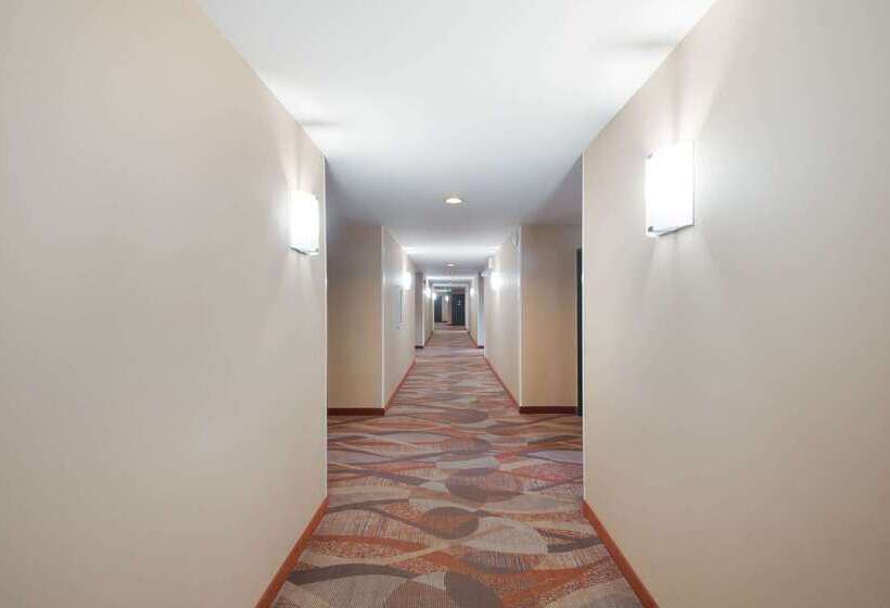 فندق Quality Inn Grand Suites Bellingham