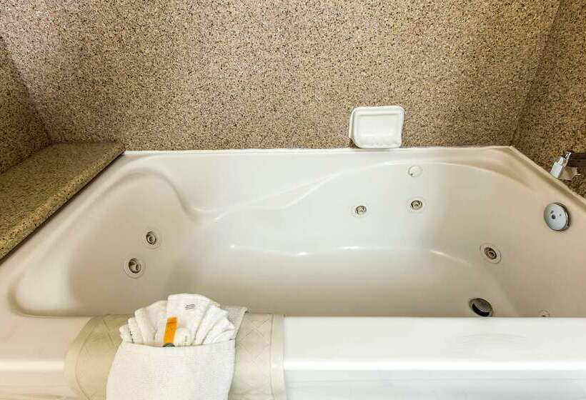 فندق Quality Inn Near China Lake Naval Station