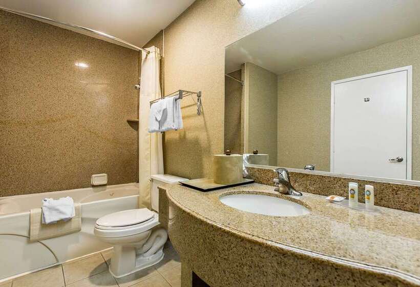فندق Quality Inn Near China Lake Naval Station