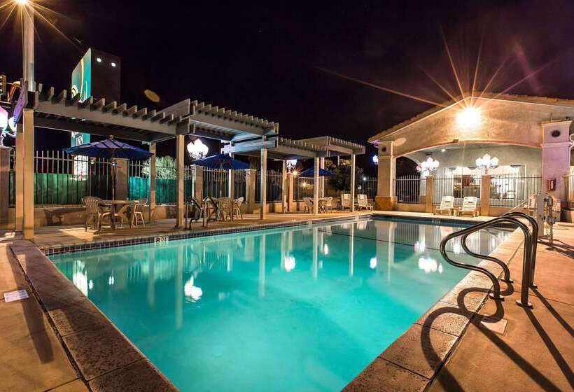 فندق Quality Inn Near China Lake Naval Station