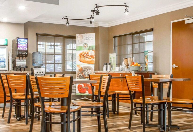 Отель Quality Inn Sacramento Convention Center