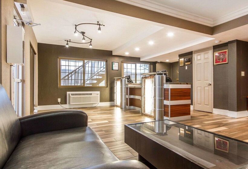 Отель Quality Inn Sacramento Convention Center